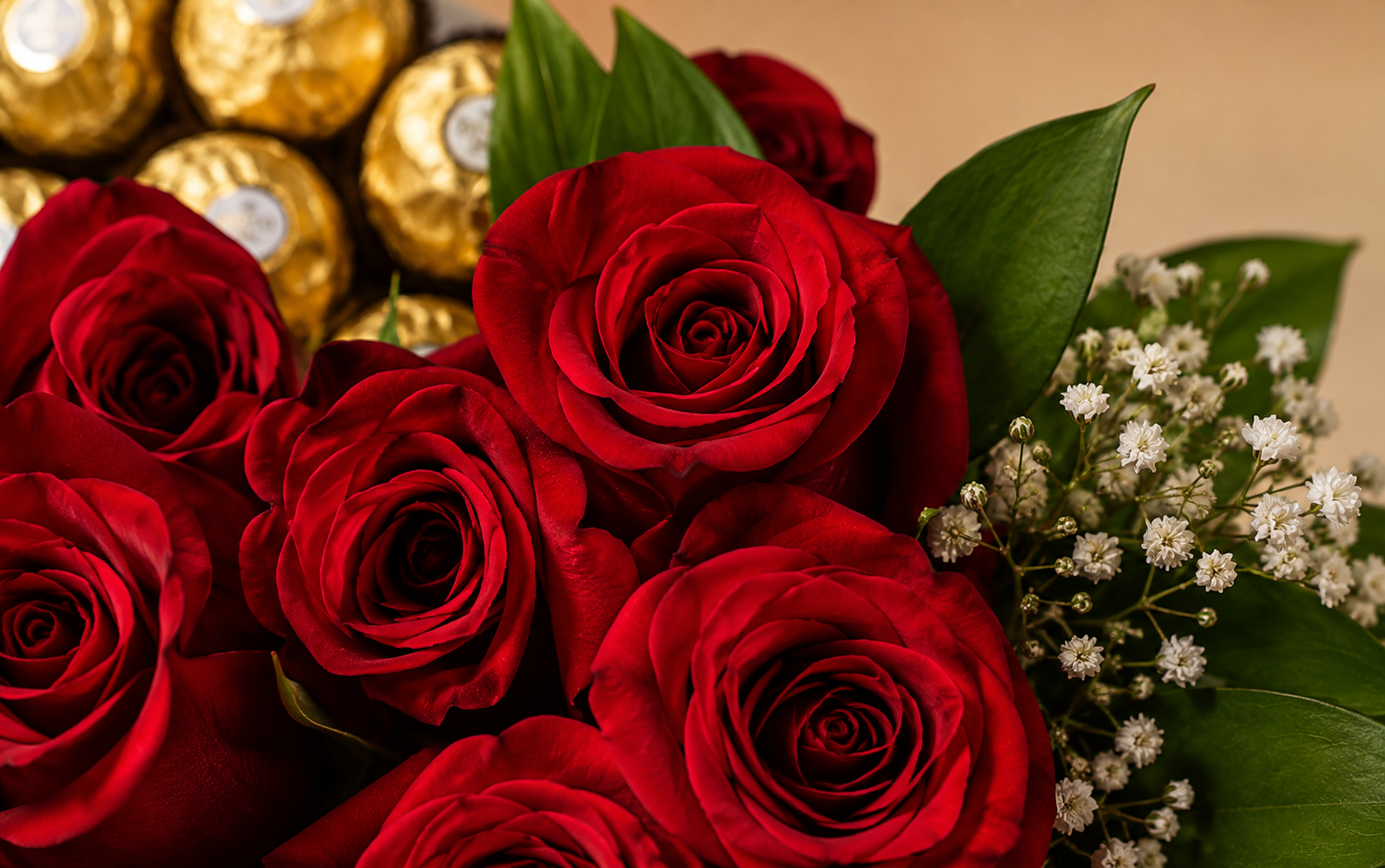 Corazón Rosas y Ferrero Rocher