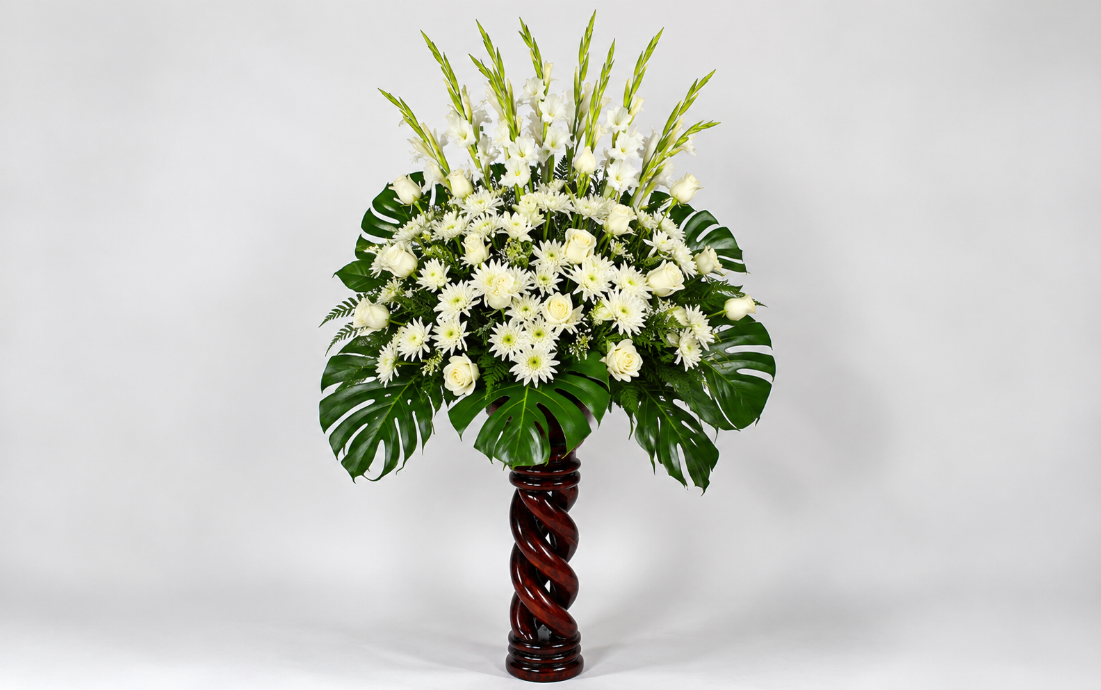 Arreglo Fúnebre con Rosa Blanca