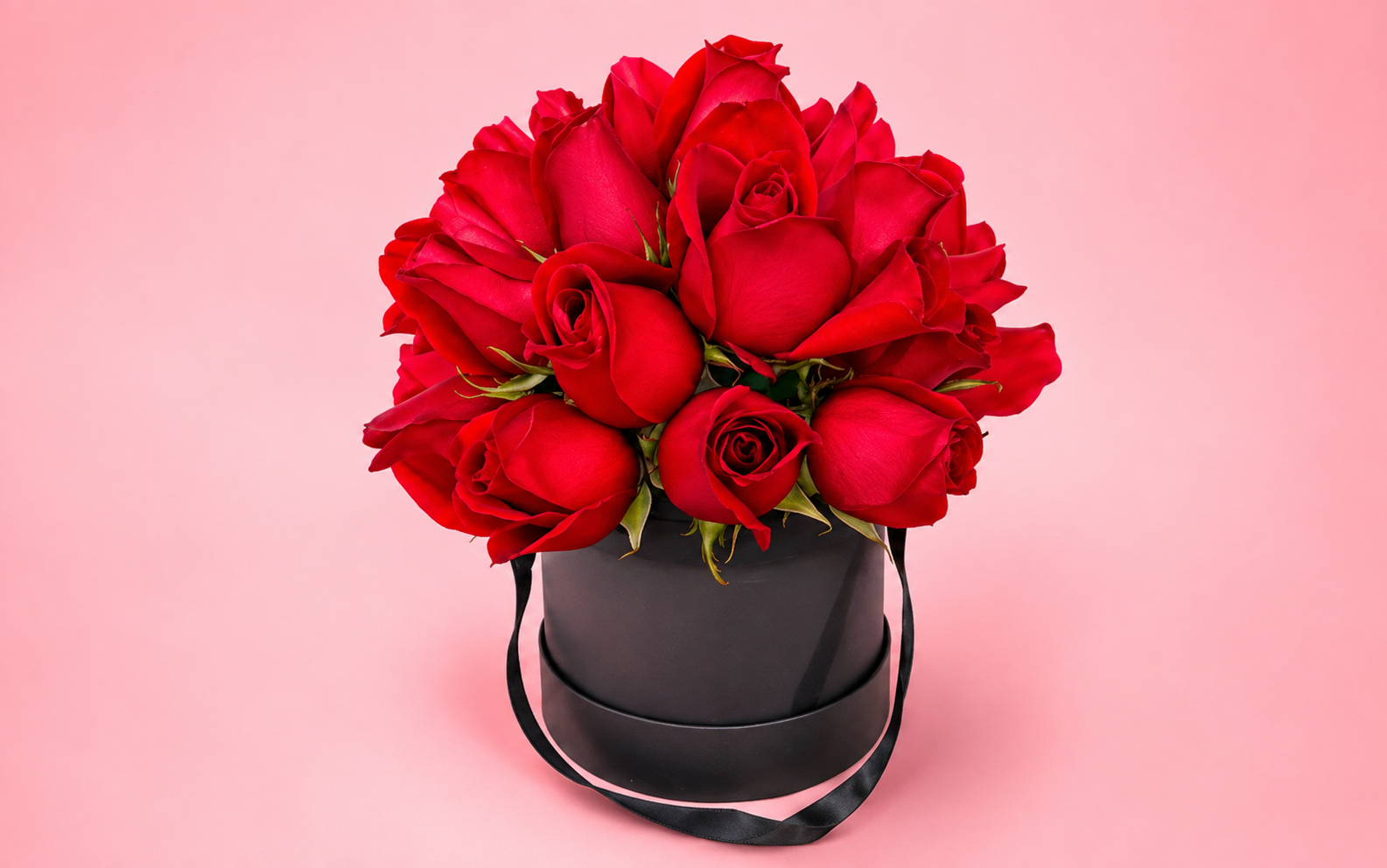Box Negro con 24 Rosas