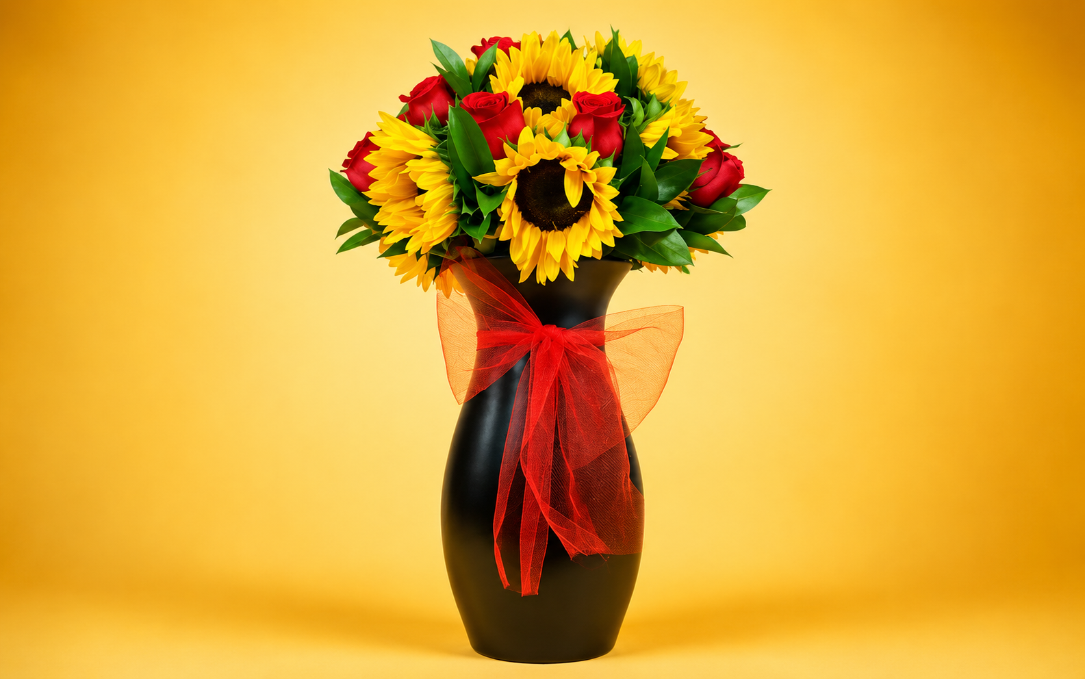 Jarrón con 10 Girasol y 10 rosas